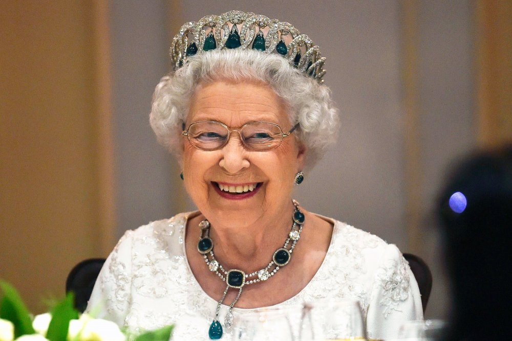 الملكة اليزابيث ترتدي تاج the Vladimir tiara
