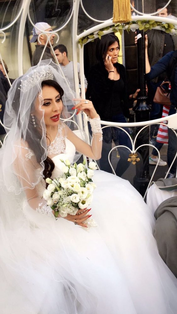 مريم حسين خلال حفل زفافها في لندن