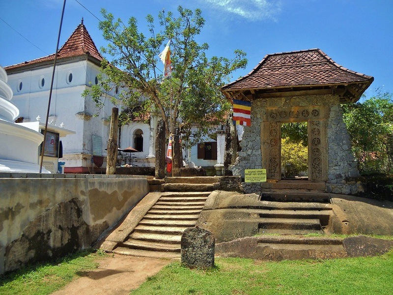 السياحة في سريلانكا منطقة جالاباتا فيهارا Galapata Vihara