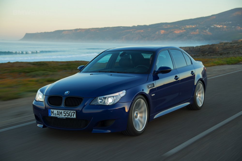 فيديو سيارة BMW M5 تكسر الرقم القياسي لأطول   تفحيط  - مجلة هي