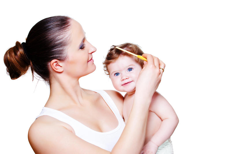 فوائد قص شعر الأطفال الرضع