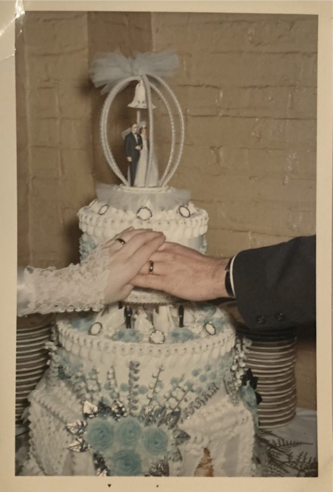 زوجان يستعيدان خاتم زواجهما في عيد الحب بعد 50 عاما من ضياعه