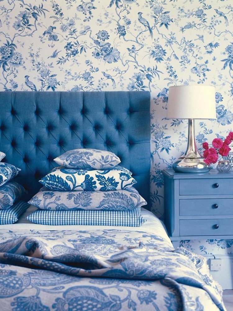 درجات الأزرق المرسيحة في ديكور غرفة نوم عصرية