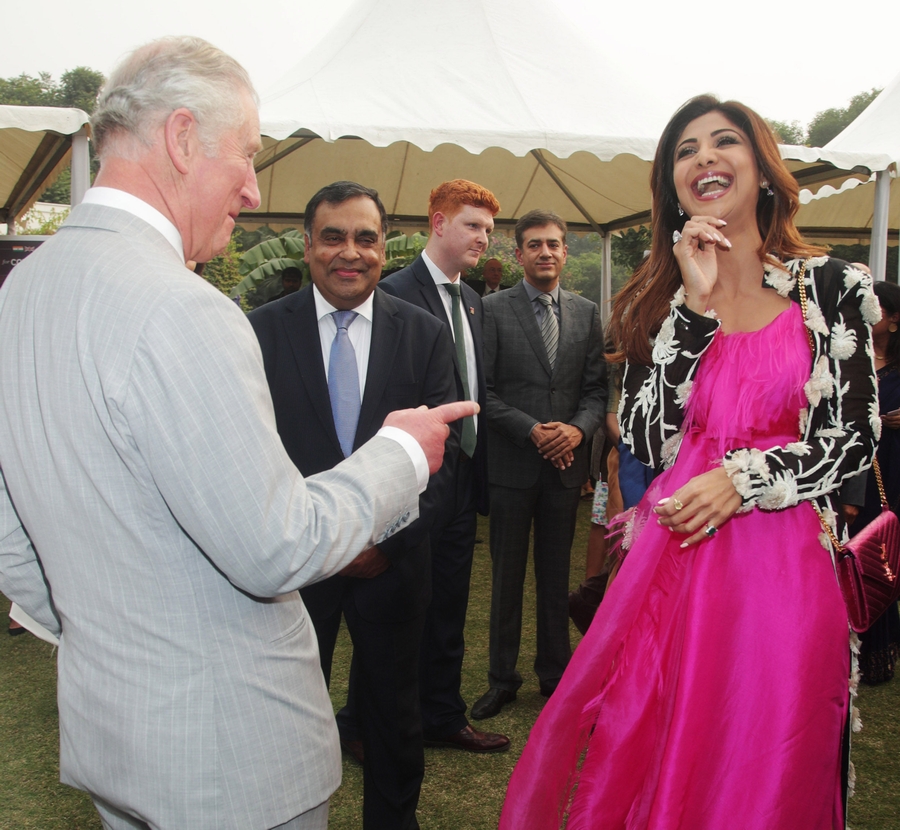 النجمة الهندية شيلبا شيتي تقابل الأمير تشارلز