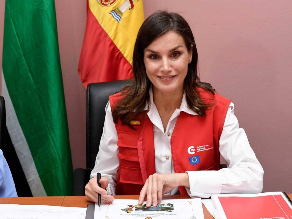 ملكة إسبانيا تحمل 120 طنا من المساعدات في زيارة إنسانية إلى إلى هندوراس