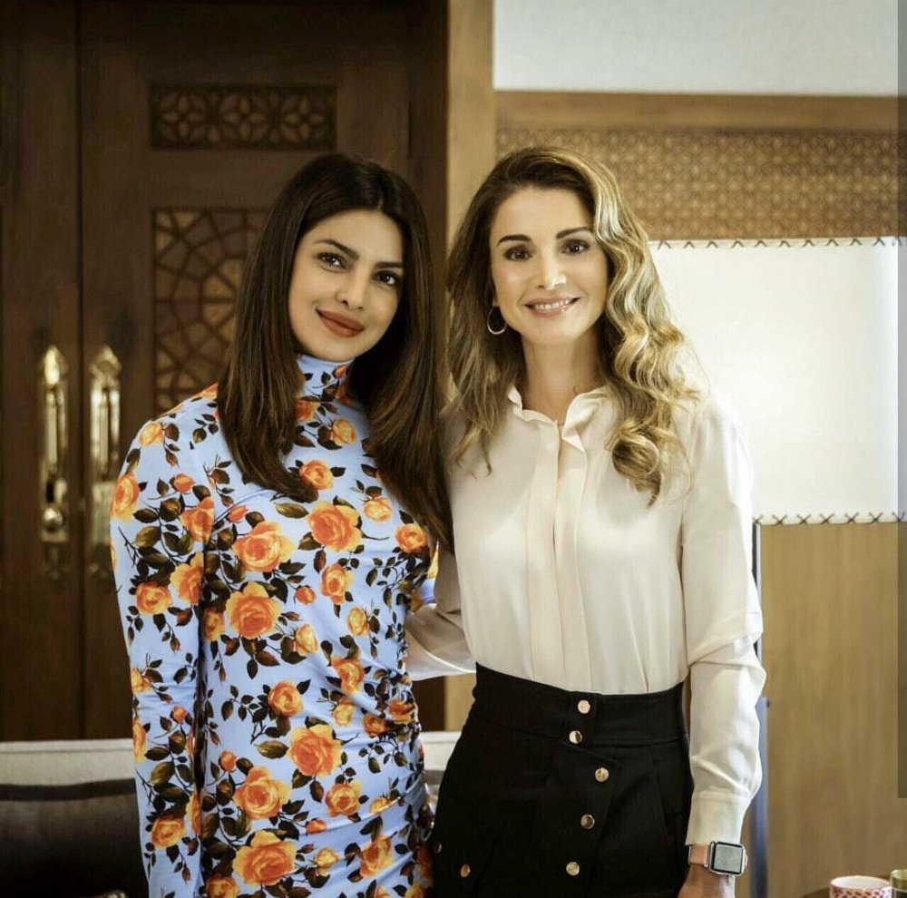 النجمة الهندية تثني على جهود الملكة رانيا