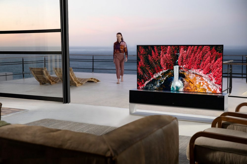 يتوفر تلفزيون LG SIGNATURE OLED R باللون الأسود المميز، وهو متاح الآن للطلب المسبق في دولة الإمارات العربية المتحدة بسعر 329,999 درهم إماراتي.
