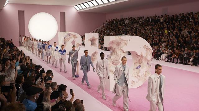 يشكل عرض ديور و Hermès إختباراً لأسبوع الموضة الباريسي في يوليو المقبل- الصورة من موقع Dior
