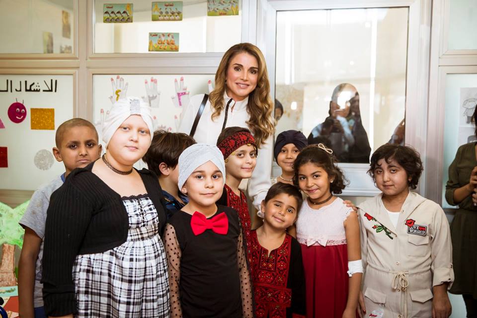 الملكة رانيا شاهدت عرضا كوميديا لتعليم الأطفال