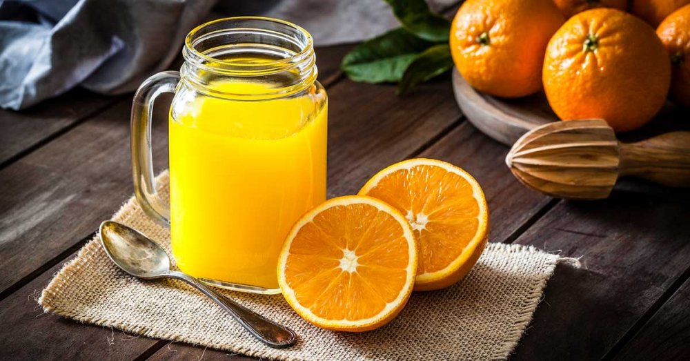 يساعد عصير البرتقال قبل النوم على موازنة ضغط الدم ومنع حصى الكلى