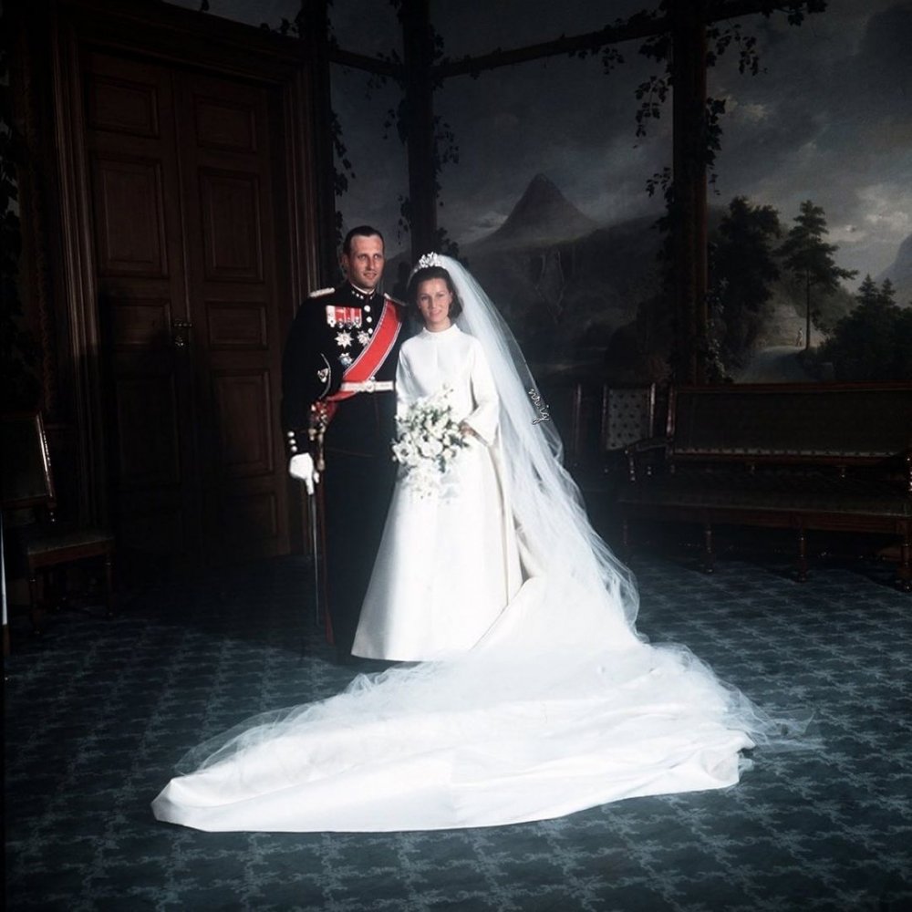 الملكة سونيا والملك هارلد الخامس في حفل زفافهما