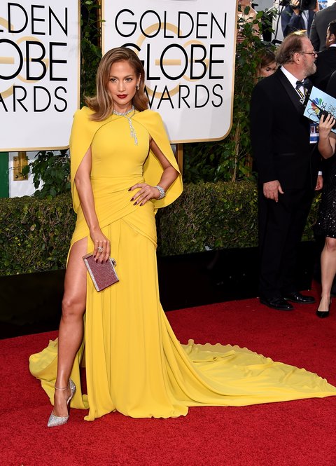  جنيفر لوبيز Jennifer Lopez بفستان اصفر على السجادة الحمراء