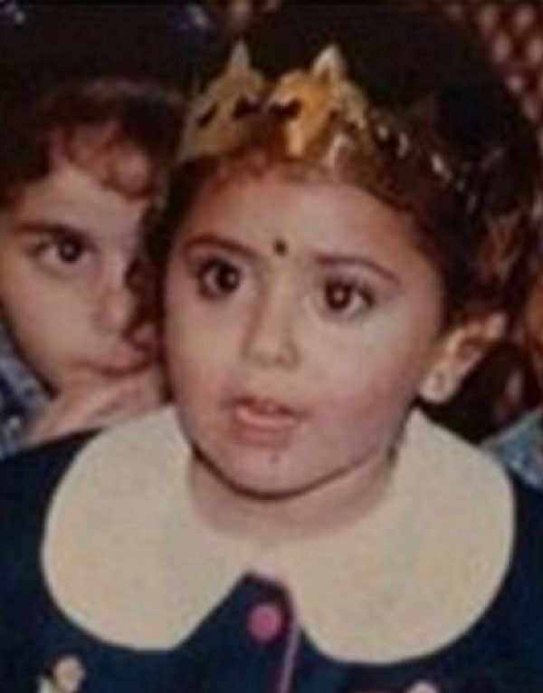 مريم حسين في طفولتها
