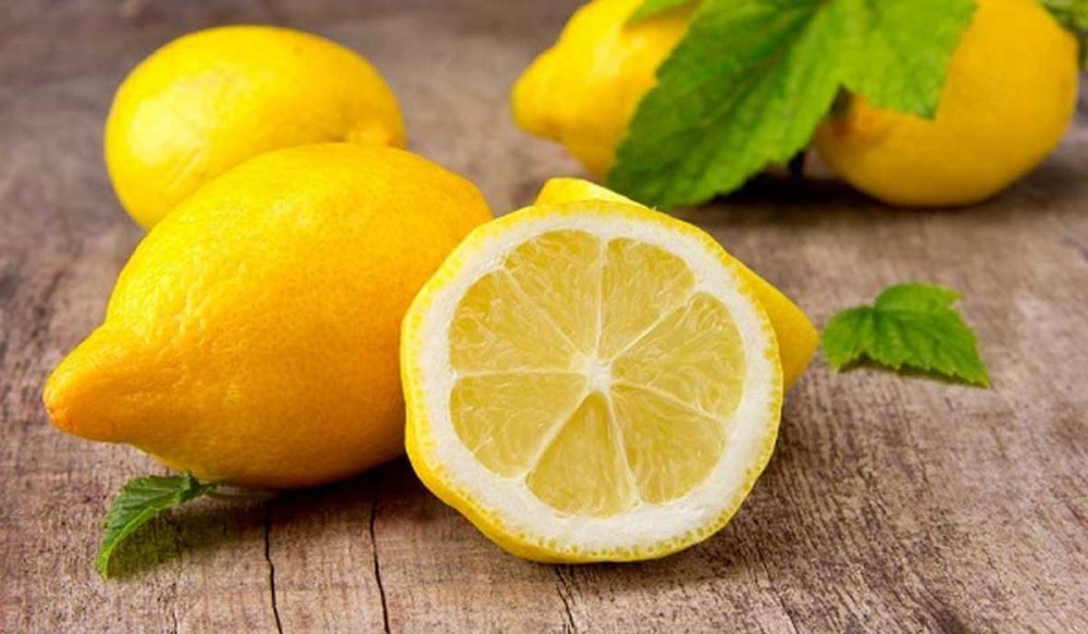 الليمون من الفواكه الحمضية الصديقة لنظام الكيتو دايت