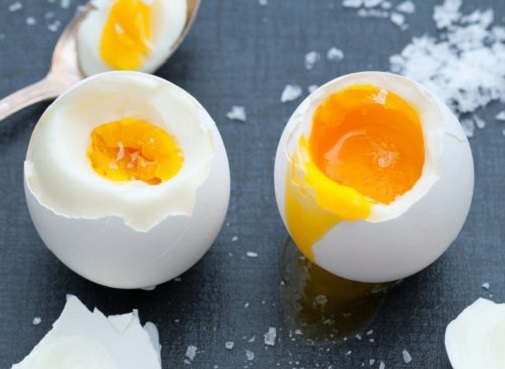 البيض لا يسبب ارتفاعا في الكوليسترول