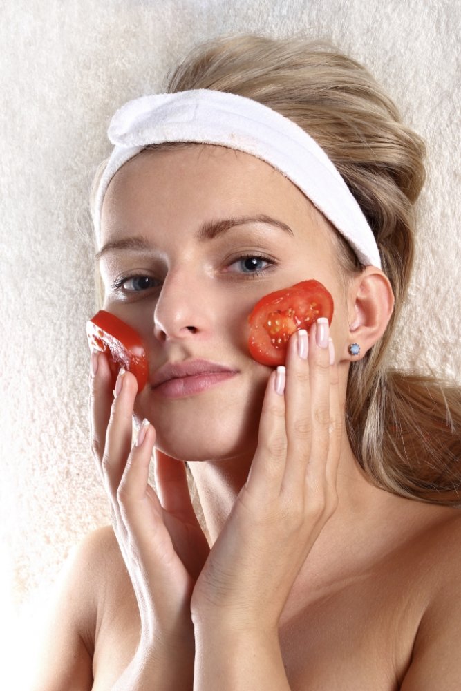 فوائد ماسك الطماطم للحصول على بشرة نضرة وشابة