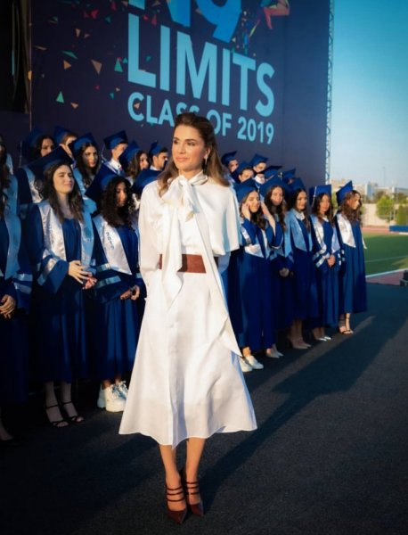 اناقة الملكة رانيا باللون الأبيض