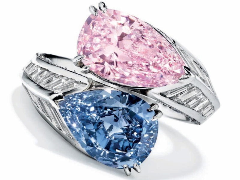 خاتم ثمين من الماس الأزرق والوردي