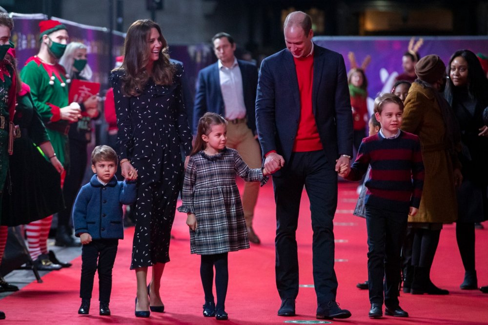  الأمير وليام ، دوقة كامبريدج ، الأمير جورج ، الأميرة شارلوت والأمير لويس في عرض إيمائي خاص في مسرح بالاديوم بلندن لشكر العمال الرئيسيين وعائلاتهم على جهودهم طوال الوباء 2020