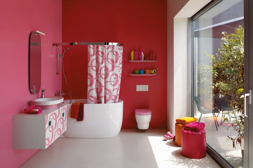 حمام عصري بدرجات الوردي المشرقة