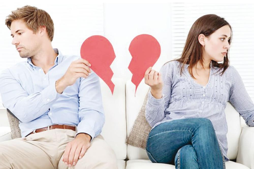 الانفصال النفسي بين الزوجين يحدث بسبب إنعدام التواصل والشعور بالملل