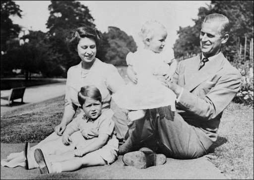 الأميرة آن مع عائلة المالكة إليزابيث الثانية
