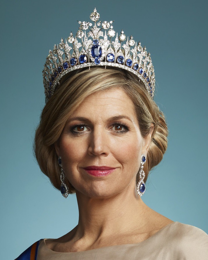 الملكة ماكسيما ترتدي تاج The Dutch Sapphire Tiara