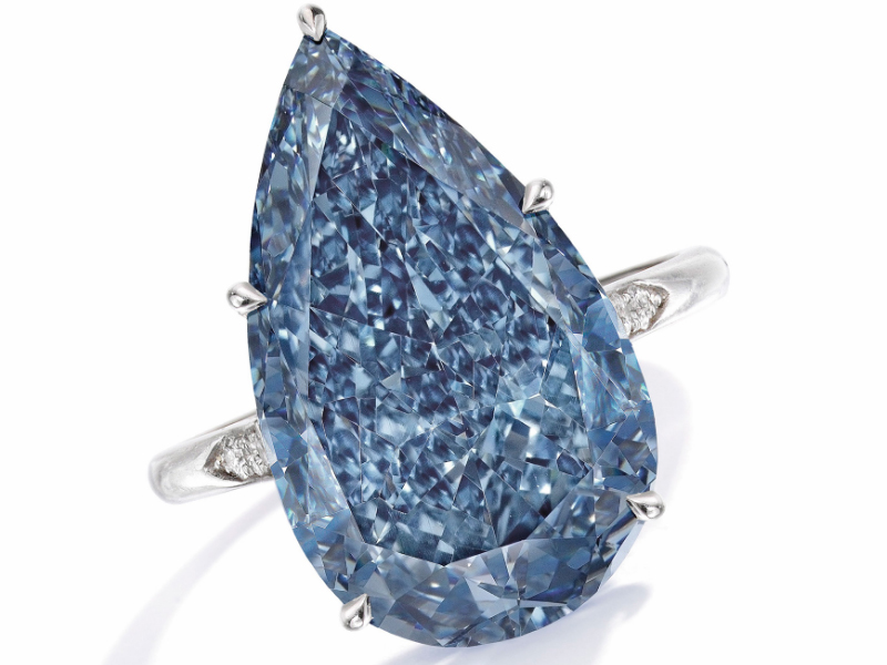 حجر الماس الأزرق Fancy Vivid