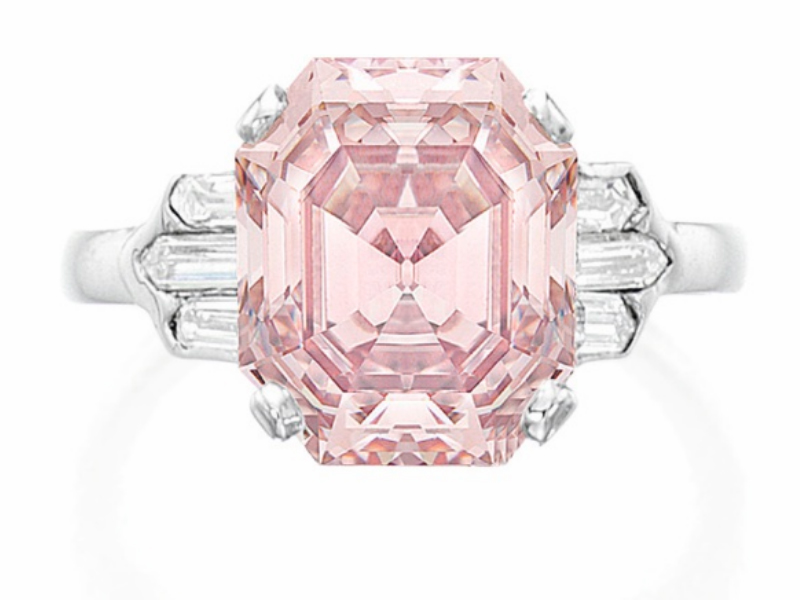 حجر الماس الوردي Fancy Orangy Pink