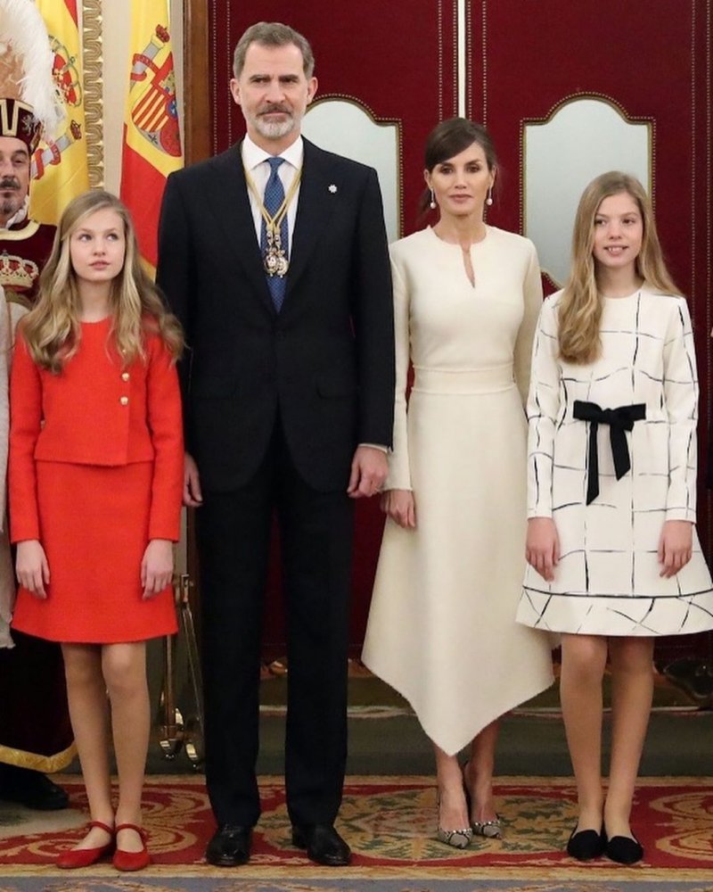 العائلة المالكة الإسبانية في الافتتاح الرسمي للبرلمان الإسباني في كورتيس