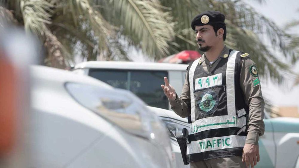 المرور السعودي يوضح مواصفات التظليل المسموح به في السيارات