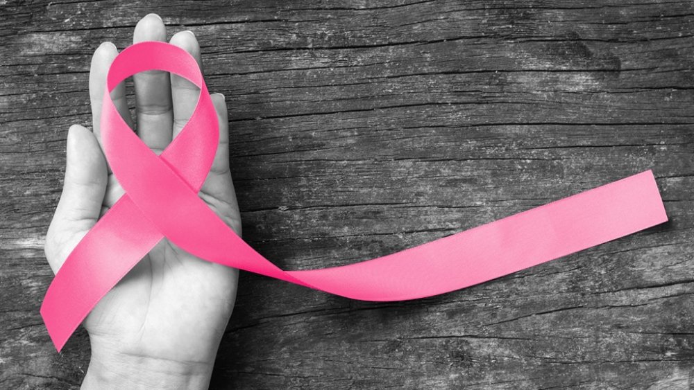 بمناسبة شهر التوعية بمرض سرطان الثدي تعرف على تاريخ الشريط الوردي