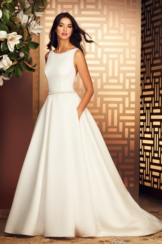 فستان من مجموعة baloma blanca