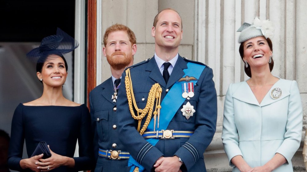 تعليمات إرشادية لمتابعي صفحات العائلة البريطانية المالكة على الإنترنت