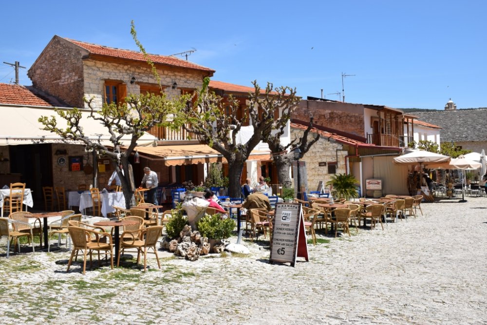 السياحة في قبرص قرية أومودوس Omodos Village