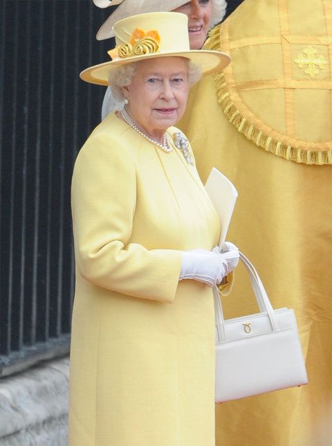  حقيبة Lisaالتي صممّت للملكة خصيصاً لزفاف الأمير وليام وكيت في العام 2011