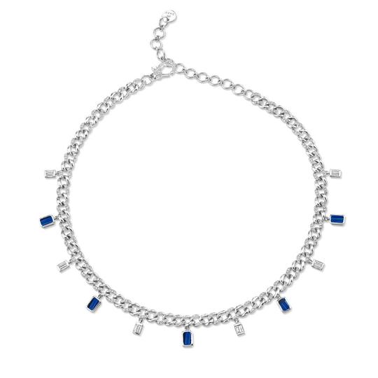 عقد شوكر مصنوع من حلقات متصلة ومزدانة بقطع الصفير الازرق بقصة الباقيت من Shay Jewelry