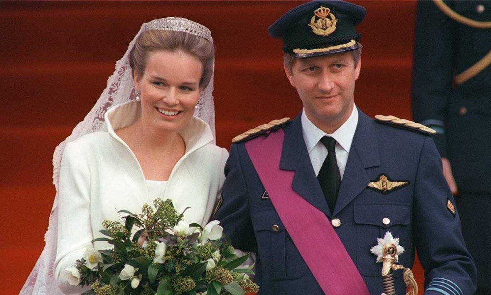الملكة ماتيلد ارتدت في فستان زفاف من تصميم إدوارد فيرمولين