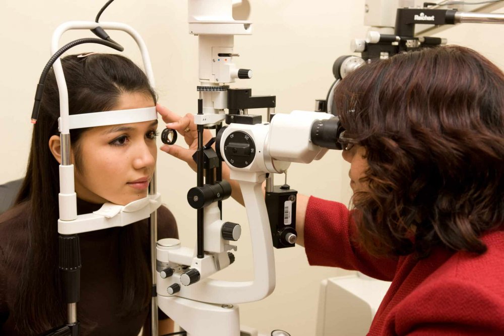 انسداد الاوعية الدموية في العين يؤدي لضعف النظر المفاجئ