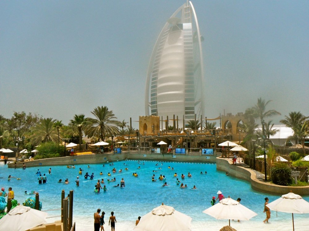حديقة وايلد وادي من أجمل حدائق الألعاب المائية في دبي بواسطة Studio Sarah Lou