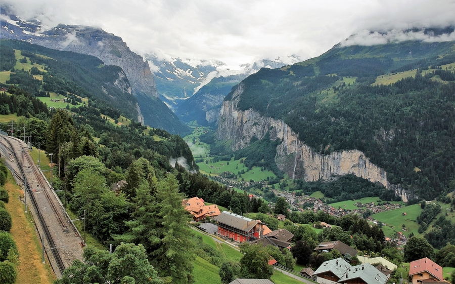 استرخاء ساحر في سويسرا بواسطة Rajesh Rathod