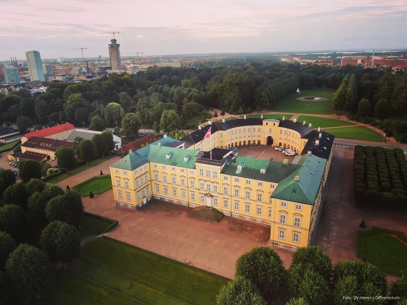  قصر فريدريكسبيرغ Frederiksberg Palace صوره من على الانستجرام