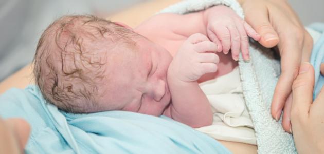 الولادة في الشهر الثامن تحمل بعض المخاطر للطفل