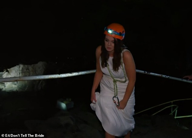 العروس ليونا خابت امالها بعد ان اضطرت الى المشي عبر الكهف المظلم بدون عائلتها
