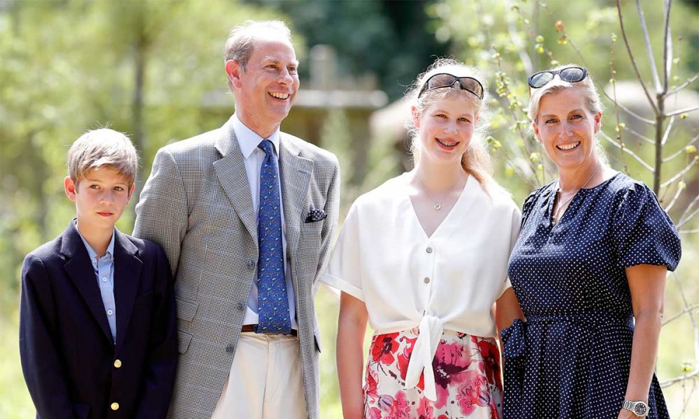 عائلة الأمير إدوارد تنضم إلى الملكة في عطلة الميلاد