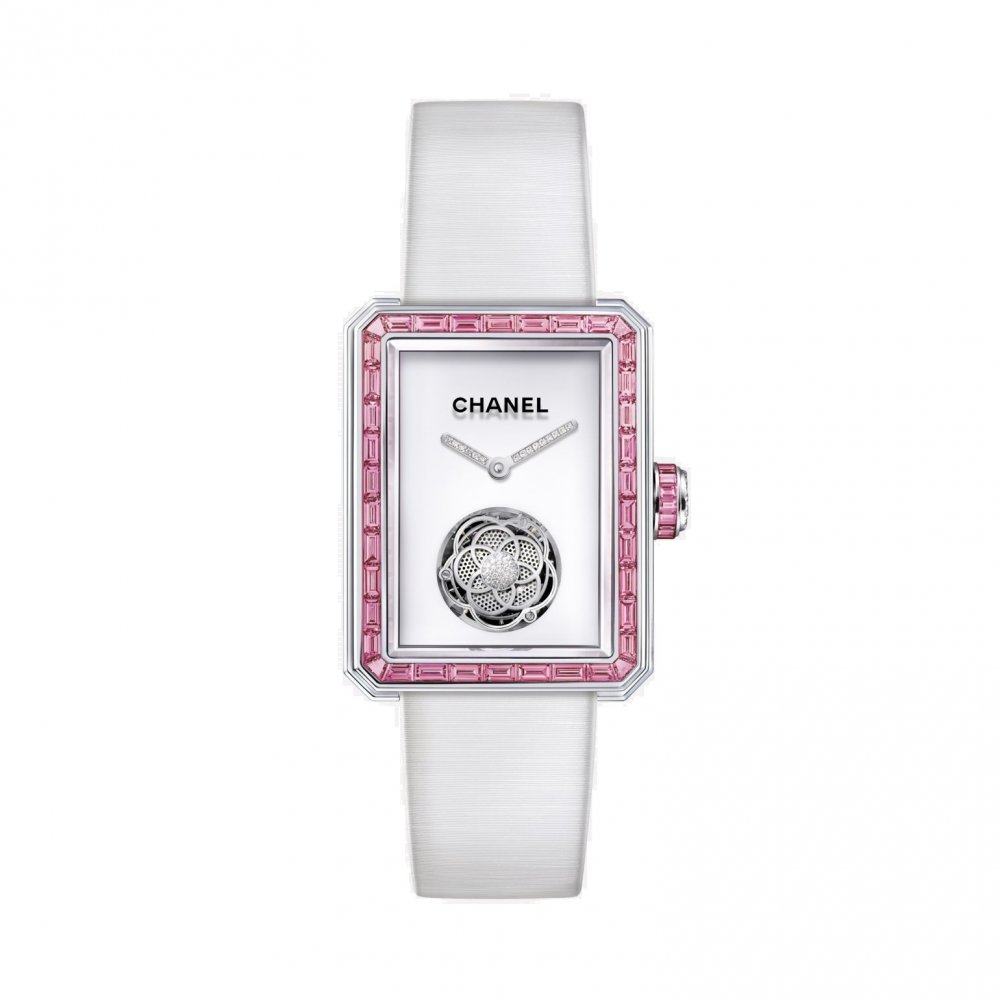 ساعة من شانيل Chanel