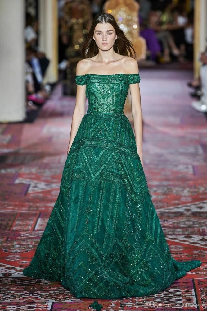 فستان خطوبة لون اخضر من زهير مراد