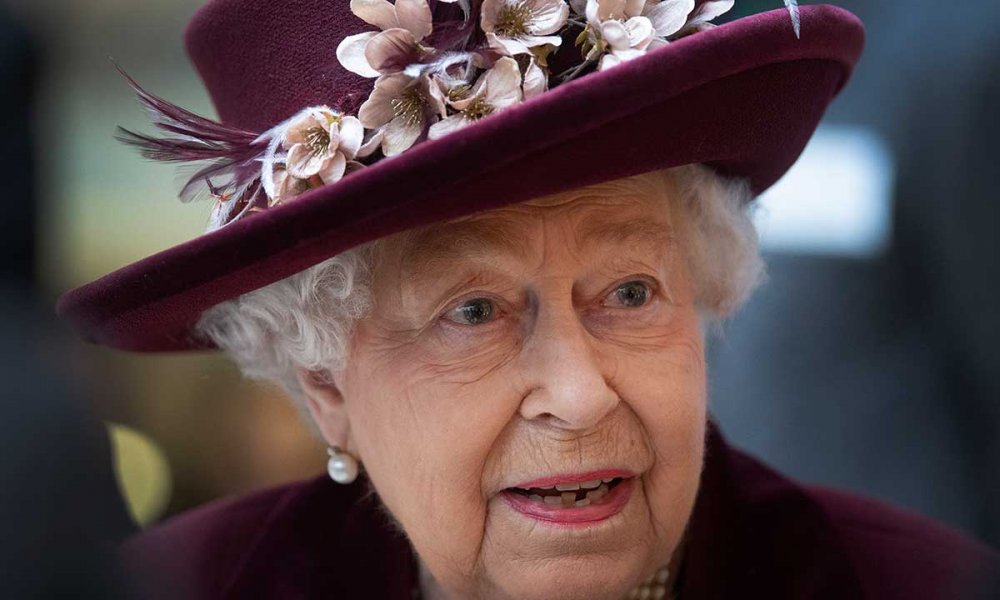 ملكة بريطانيا تودع واحد من أكبر مساعديها