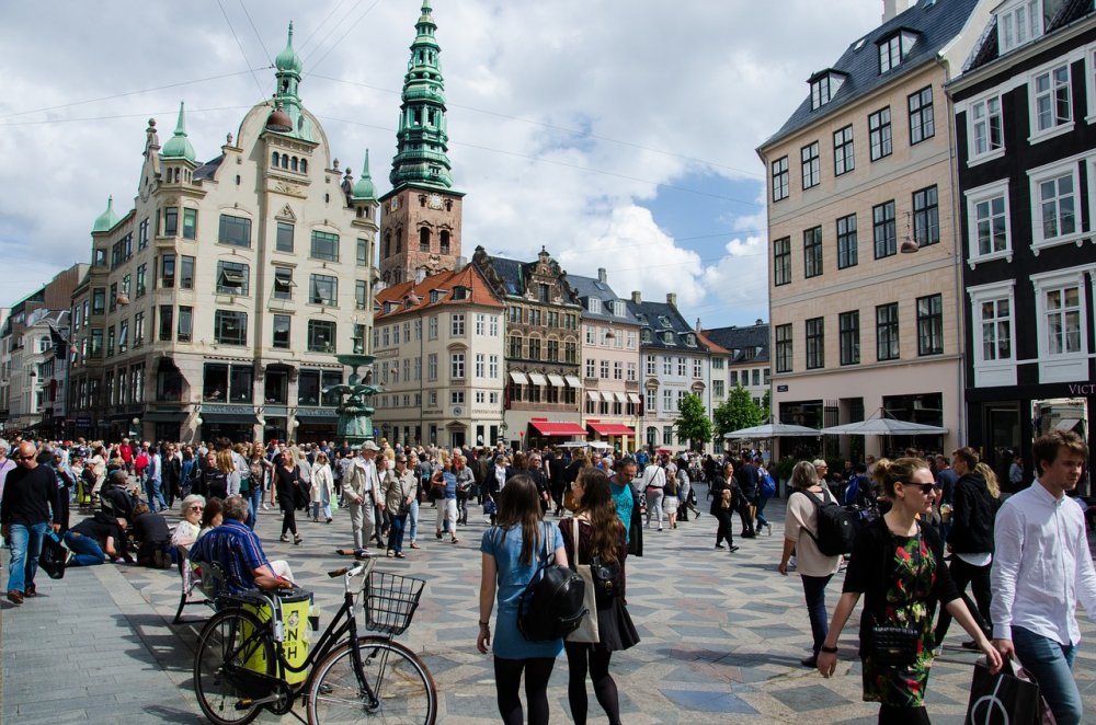 شارع ستروجيت لمتعة التسوق في كوبنهاجن بواسطة stanvpetersen