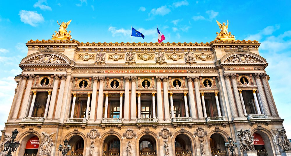  مشهد من قصر غارنييه اوبرا باريس